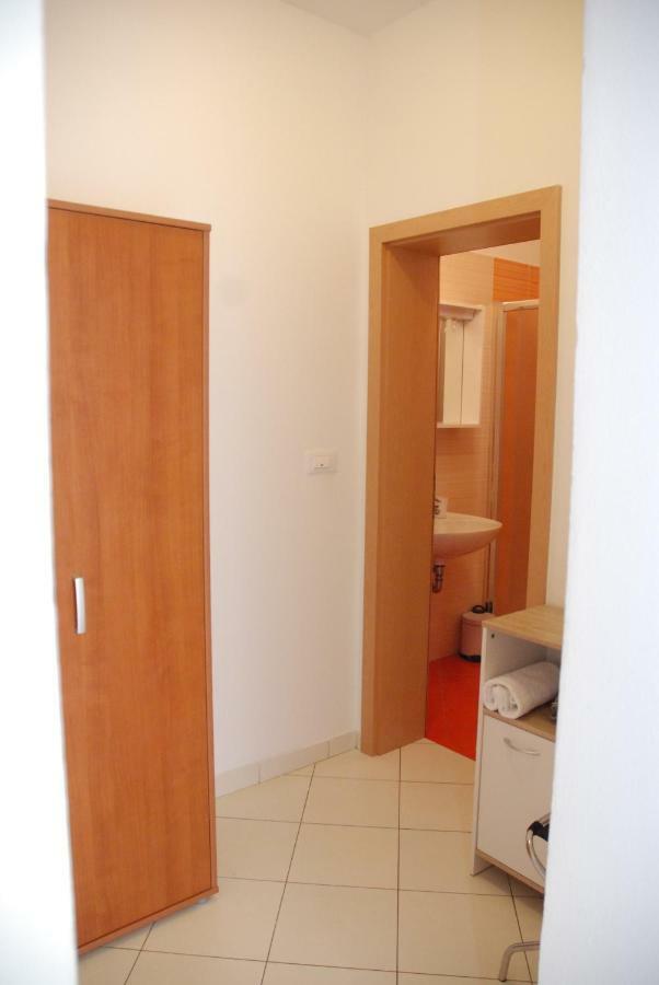 Apartmani Radin Rosini Esterno foto