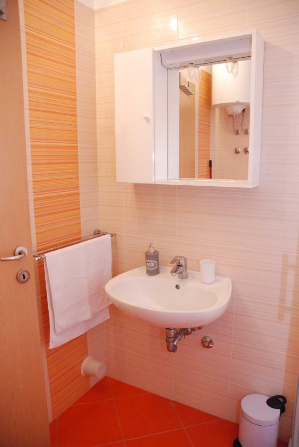 Apartmani Radin Rosini Esterno foto