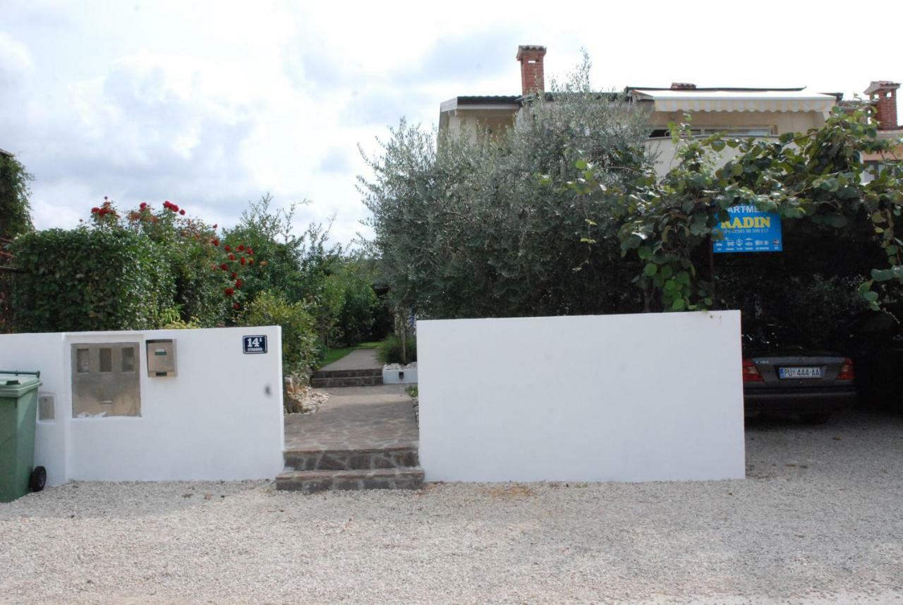 Apartmani Radin Rosini Esterno foto
