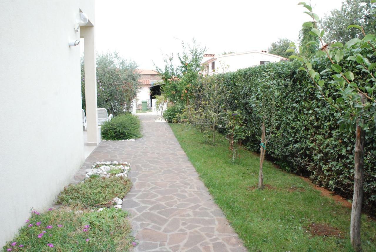 Apartmani Radin Rosini Esterno foto