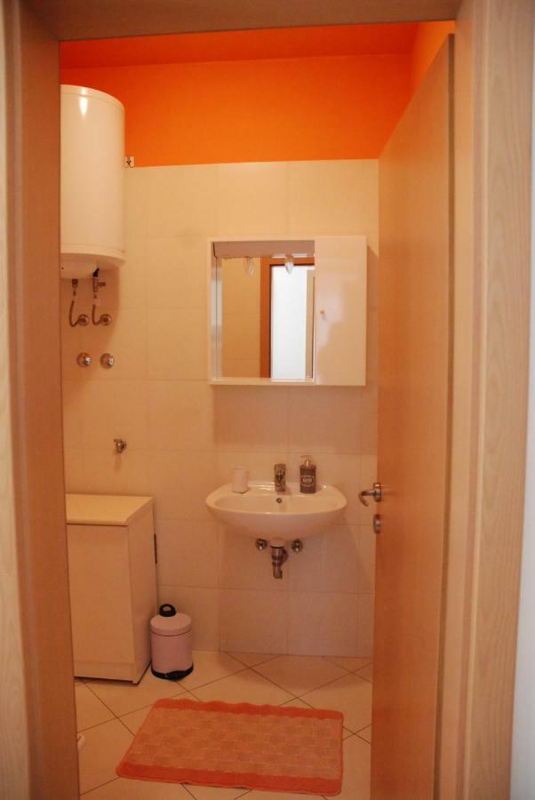 Apartmani Radin Rosini Esterno foto