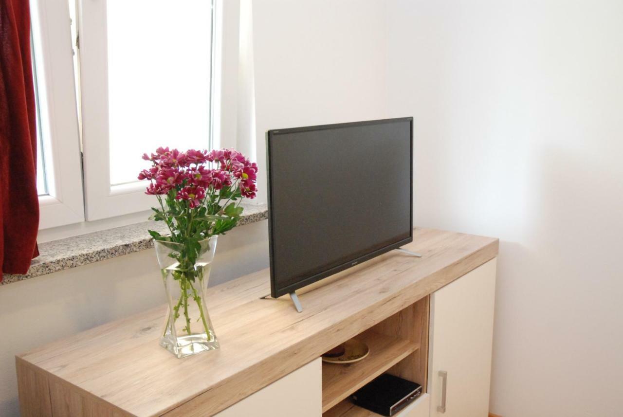 Apartmani Radin Rosini Esterno foto