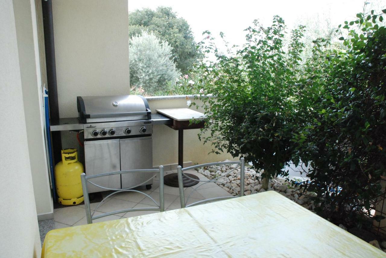 Apartmani Radin Rosini Esterno foto